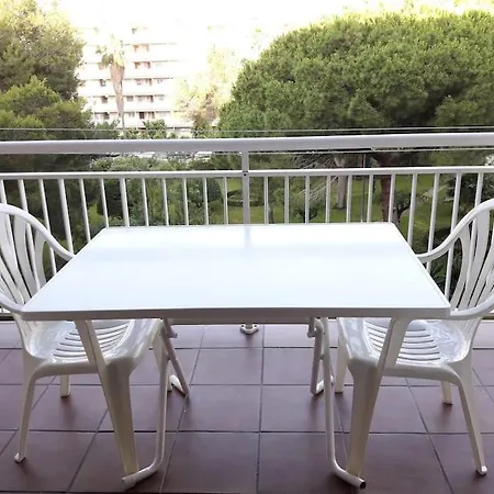 En Complejo Residencial Салоу